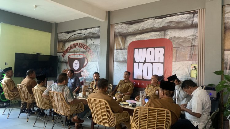 Potret pertemuan kepala desa se-Kecamatan Ngantang di Warkop Digital Mekar Sari